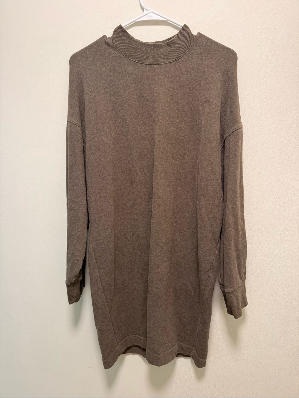 Vince Men's Turtleneck Sweater in Taupe Brown